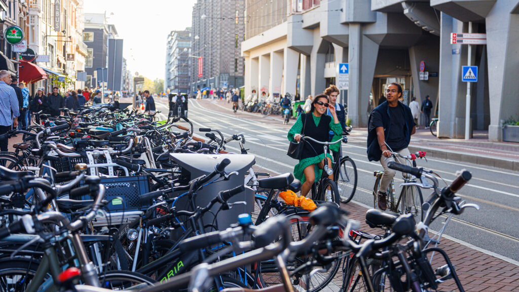 Bicycle-friendly city, historic city centre, cycle-friendly, cycling tour of Amsterdam