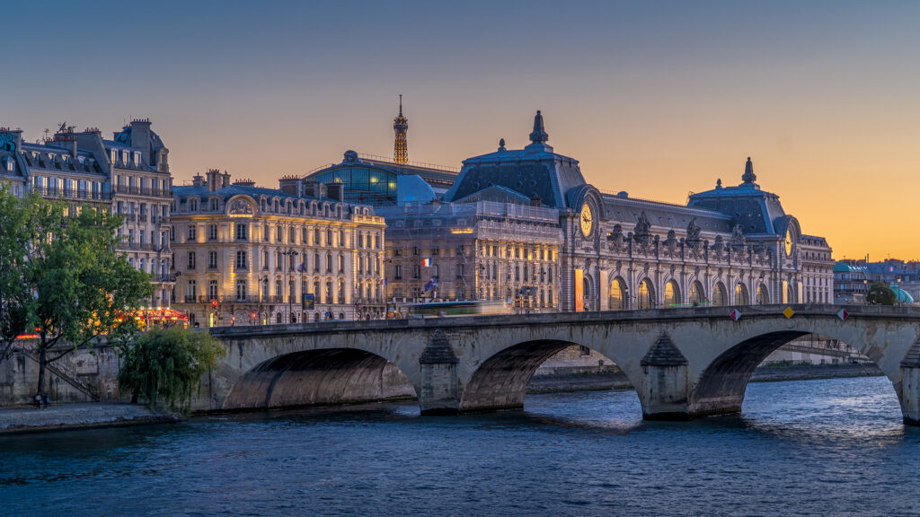 From Eiffel Tower to Louvre, places visit in Paris, best time to visit in Paris, world-class, world-famous