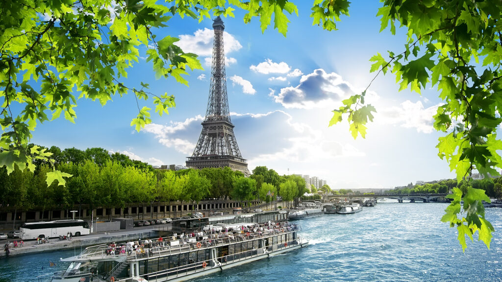 From Eiffel Tower to Louvre, places visit in Paris, best time to visit in Paris, world-class, world-famous