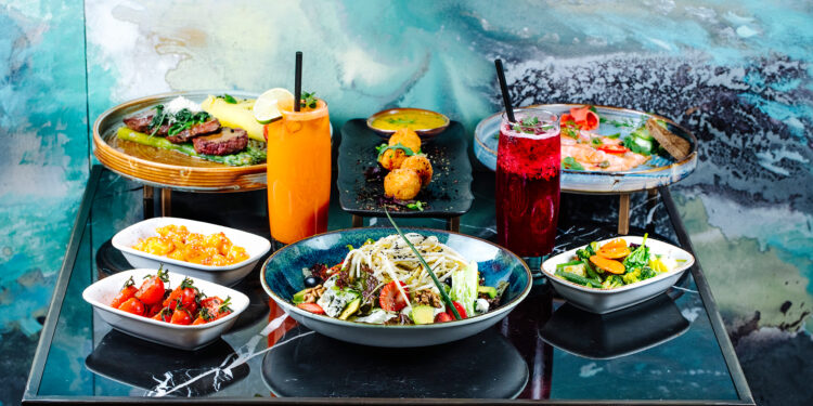 Greek cuisines, gyro Greek sauce, the Greek gyro, sauce for Greek gyros, Greek gyros chicken,