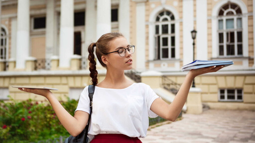 Small European Town vs. Metropolitan City, Studying in Metropolitan City, Studying in Small European Town, studying schedule