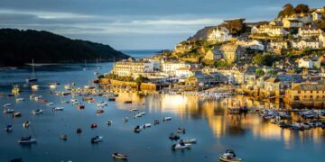 England Travel Destinations: A Guide of Most Beautiful Places  